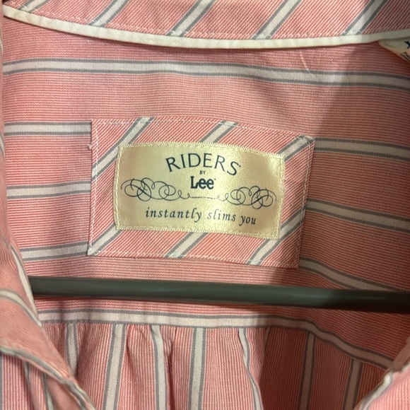 Lee Riders pink button down - Picture 2 of 4
